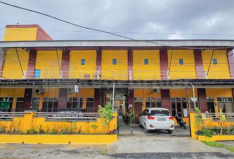 פנסיון Griya Tambun Raya Redpartner