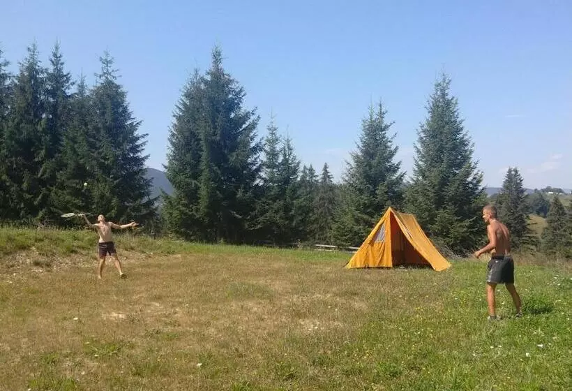 ユースホステル Eco Resort Nad Karpatamy