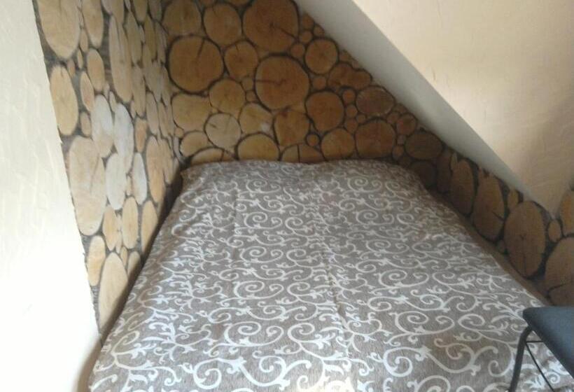 Общежитие Eco Resort Nad Karpatamy