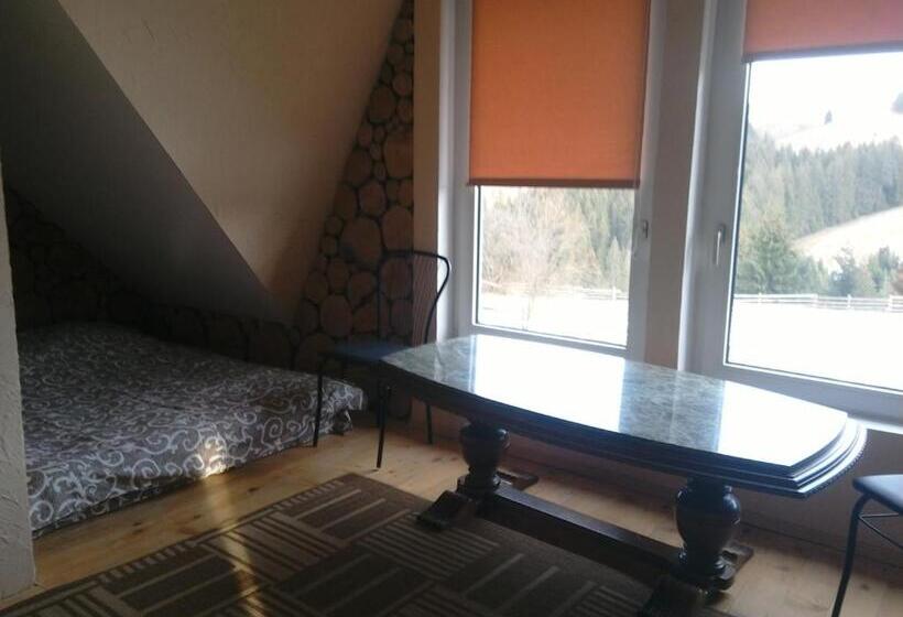 Общежитие Eco Resort Nad Karpatamy