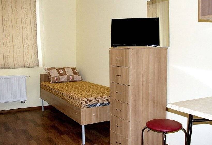 הוסטל Friendly House