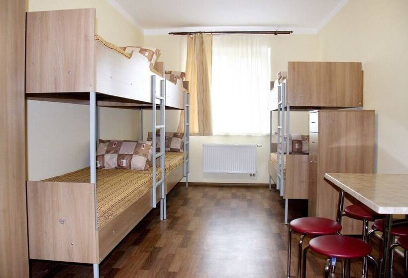 הוסטל Friendly House