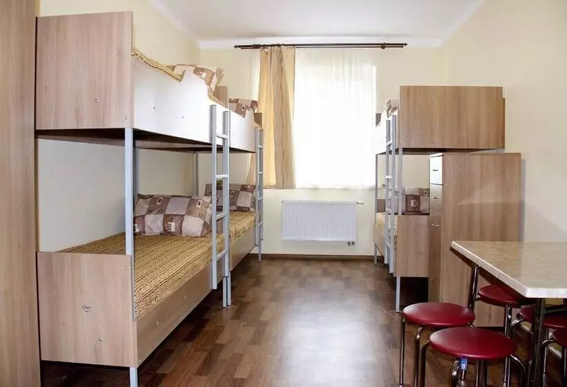 ユースホステル Friendly House