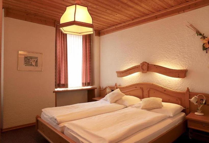 בית מלון כפרי Restaurant Weisses Kreuz