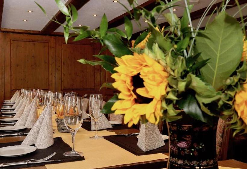 בית מלון כפרי Restaurant Weisses Kreuz