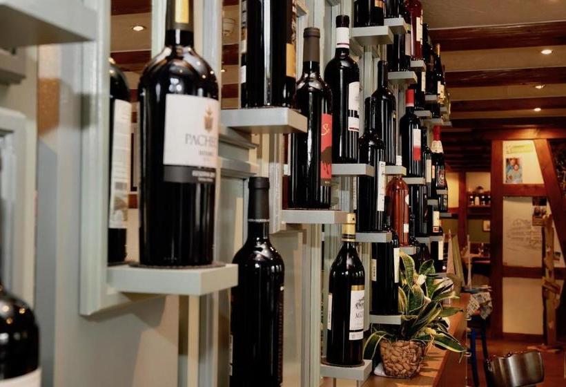 בית מלון כפרי Restaurant Weisses Kreuz