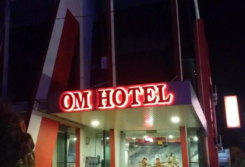 ホテル Om