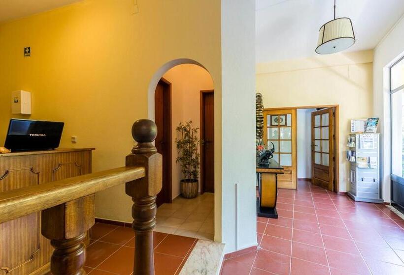 Manta Guest   Bed & Breakfast