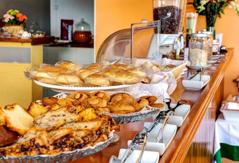 Manta Guest   Bed & Breakfast