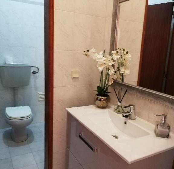 Manta Guest   Bed & Breakfast