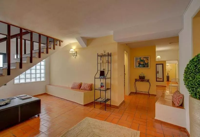 Manta Guest   Bed & Breakfast
