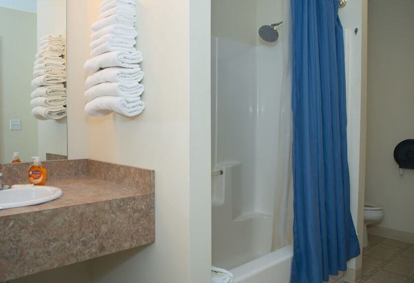 فندق على الطريق The Kingsley Suites