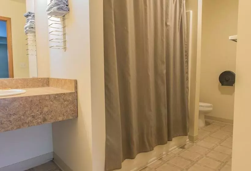 Motelli The Kingsley Suites