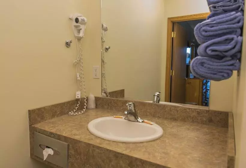 Motelli The Kingsley Suites