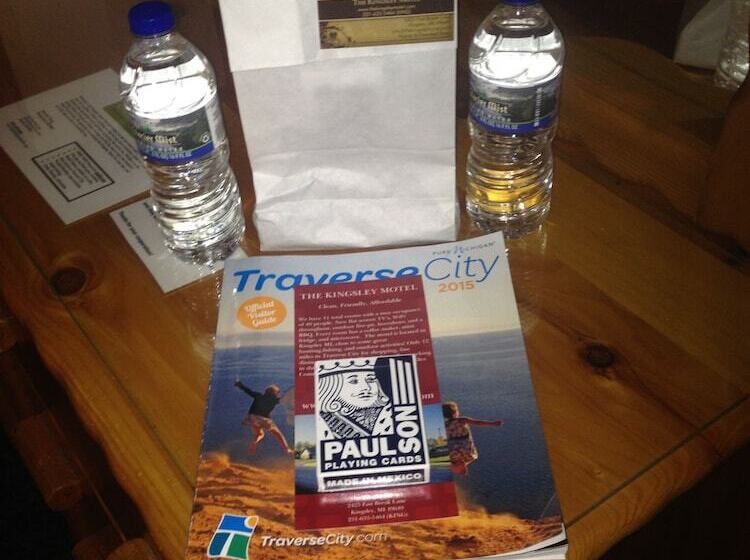 فندق على الطريق The Kingsley Suites