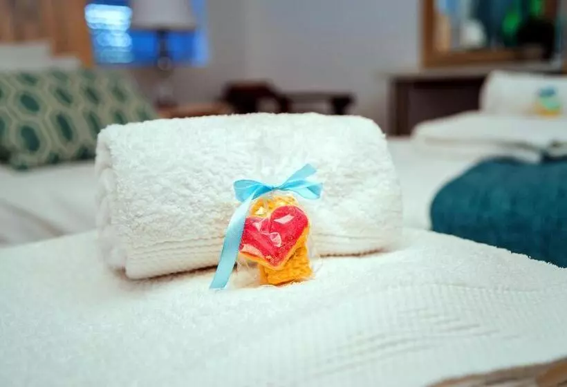 Majatalo Kalahari Camelthorn Guesthouse And Camping