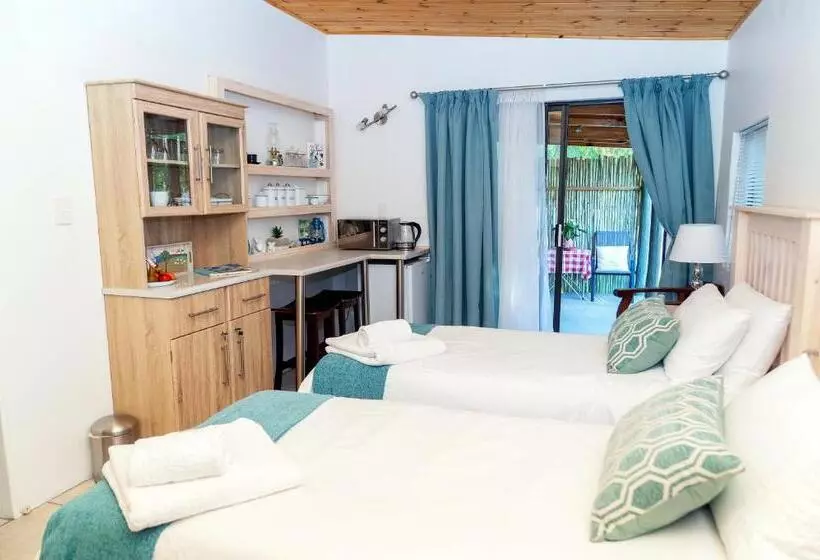 Majatalo Kalahari Camelthorn Guesthouse And Camping