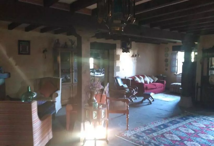 پانسیون Posada Rural Valoria