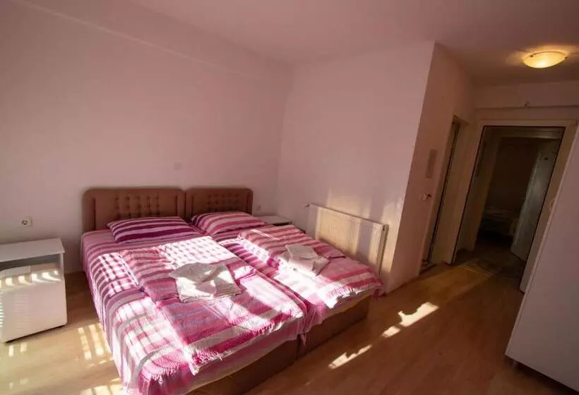 پانسیون Villa In Apartments