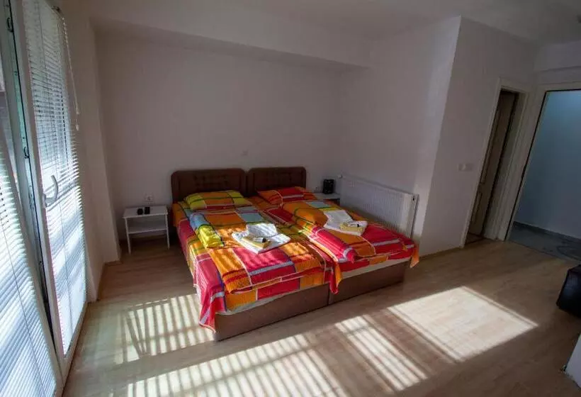 پانسیون Villa In Apartments