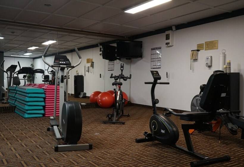 Jolly Roger Inn & Resort