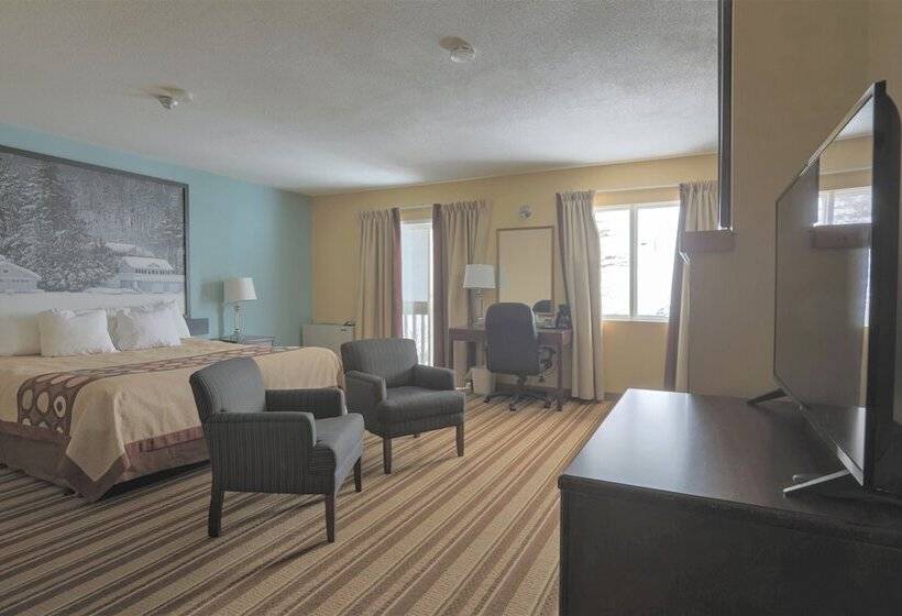 Jolly Roger Inn & Resort