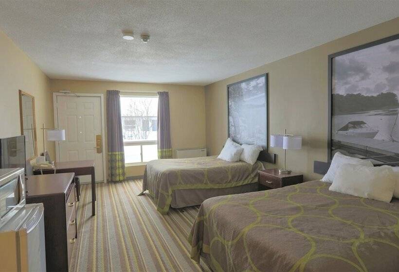 Jolly Roger Inn & Resort