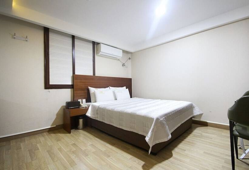 Yeosu One Self Check In Motel