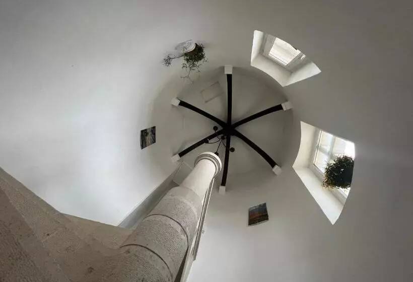 Aamiaismajoitus (B&B) Le Prieure De Buffon