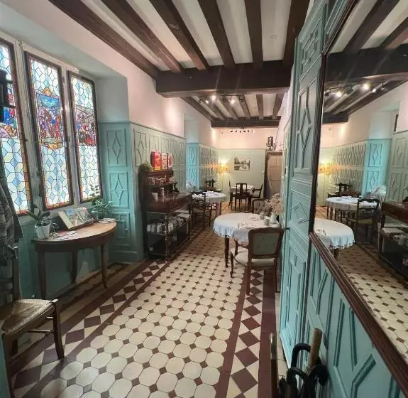 Aamiaismajoitus (B&B) Le Prieure De Buffon