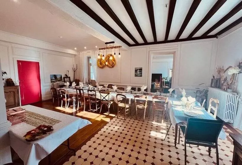 Aamiaismajoitus (B&B) Le Prieure De Buffon