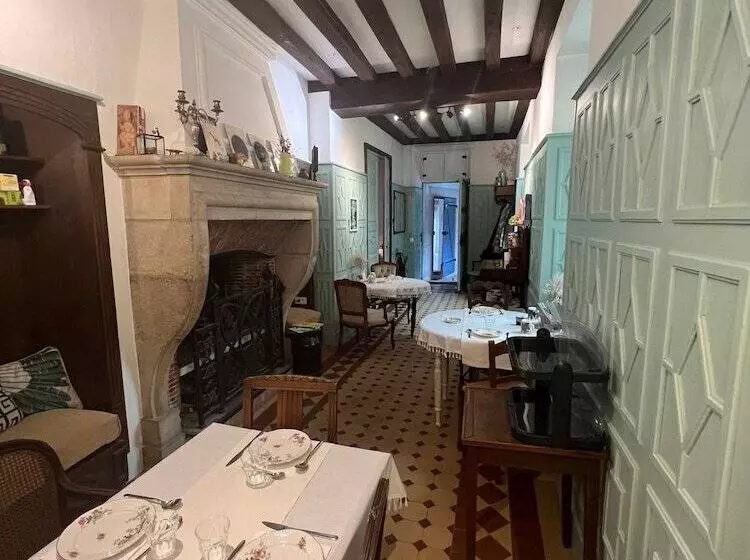 Aamiaismajoitus (B&B) Le Prieure De Buffon