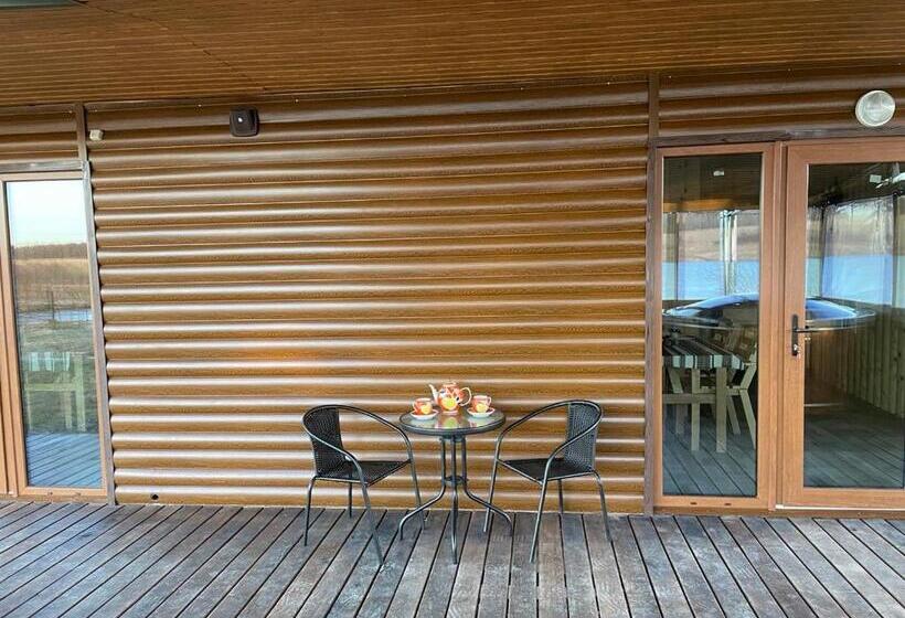 ホテル Avalon котедж на озері