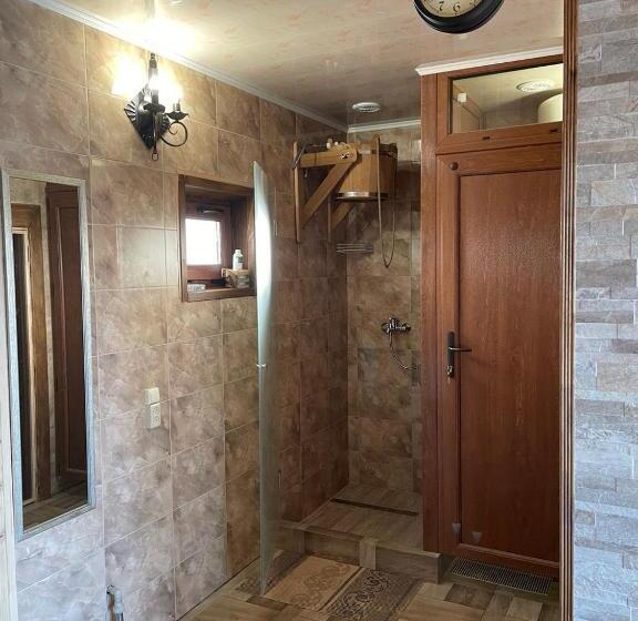 ホテル Avalon котедж на озері