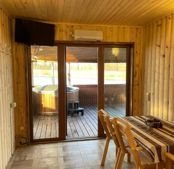 ホテル Avalon котедж на озері