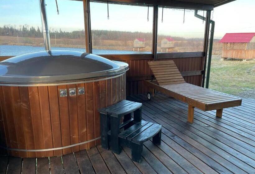 ホテル Avalon котедж на озері