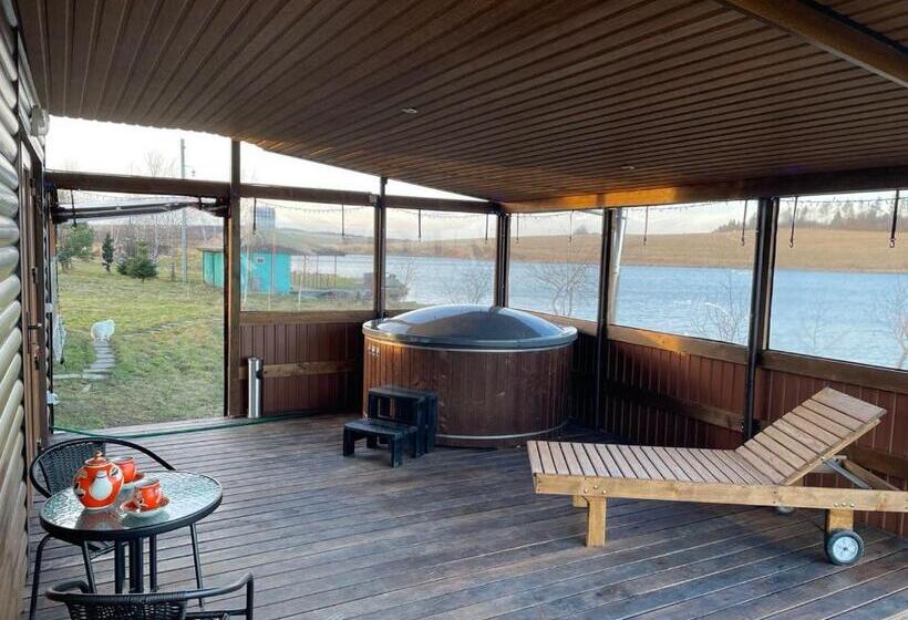 ホテル Avalon котедж на озері