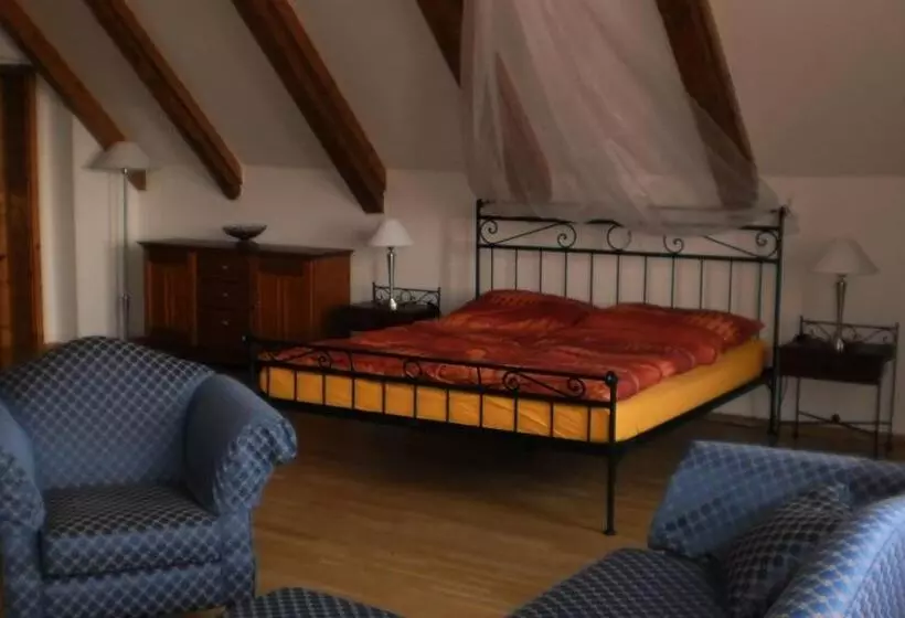 ホテル Ový A Jezdecký Areál Dvůr Krutěnice