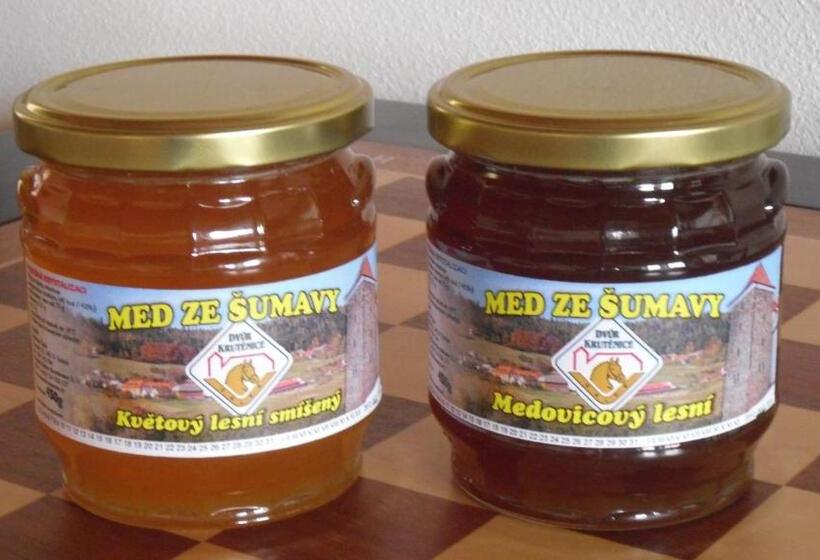 酒店 Ový A Jezdecký Areál Dvůr Krutěnice