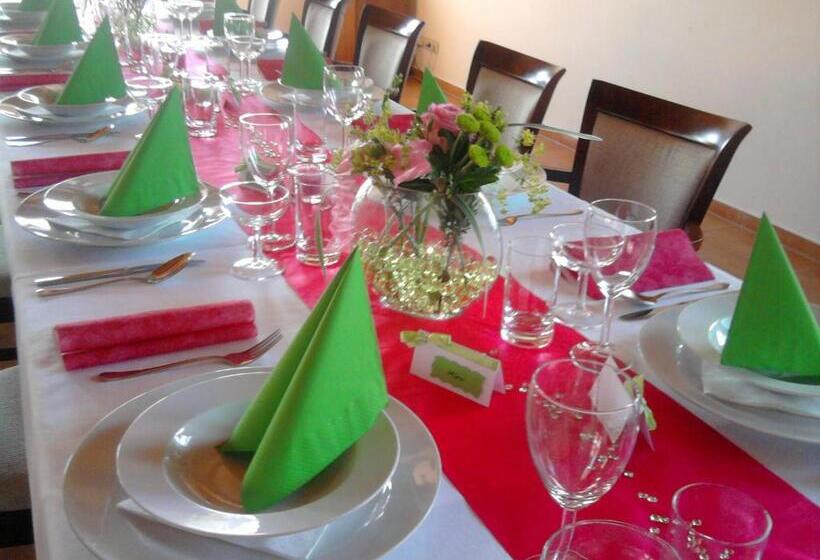 酒店 Ový A Jezdecký Areál Dvůr Krutěnice