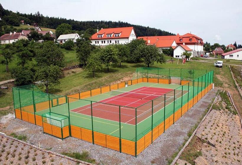 酒店 Ový A Jezdecký Areál Dvůr Krutěnice