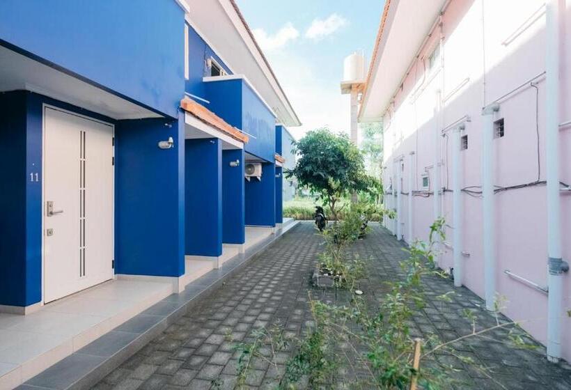 ホテル Reddoorz At Kawaii Apartment Jimbaran