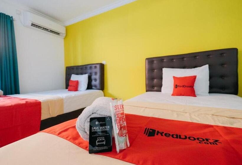 ホテル Reddoorz At Kawaii Apartment Jimbaran