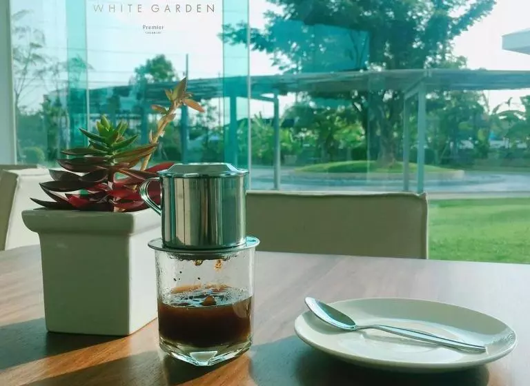 Hotelli The White Garden Premier Saraburi