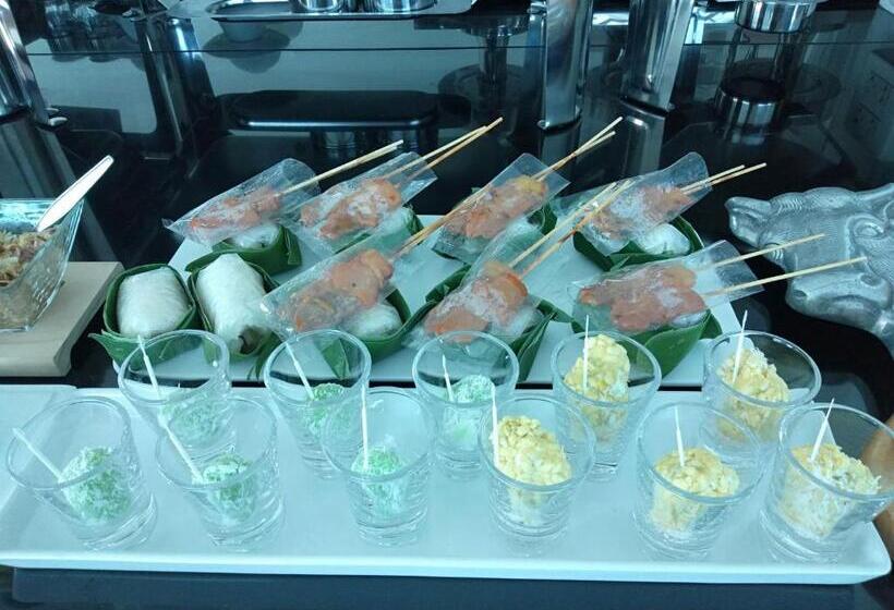 酒店 The White Garden Premier Saraburi