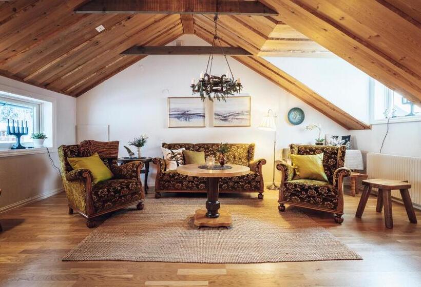 Lövåsgårdens Fjällhotell