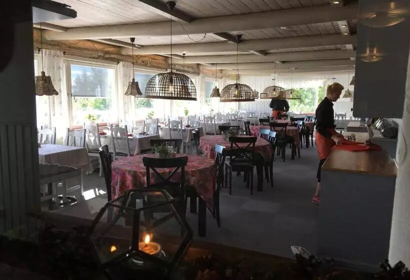 Lövåsgårdens Fjällhotell