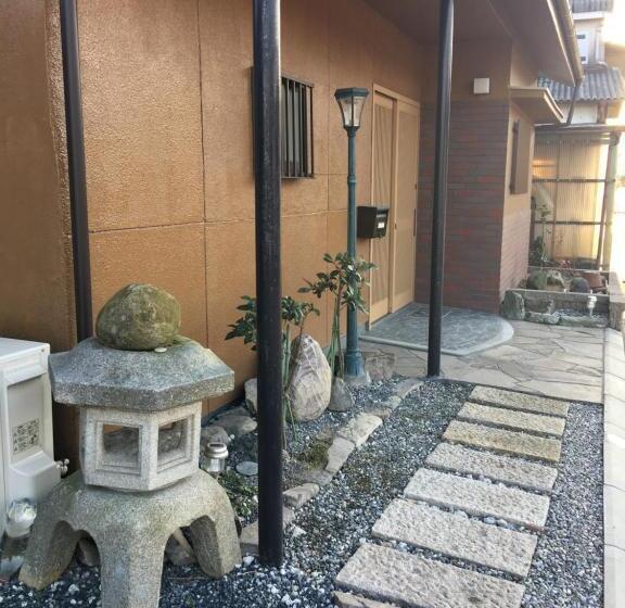 Majatalo Guesthouse Mame庵