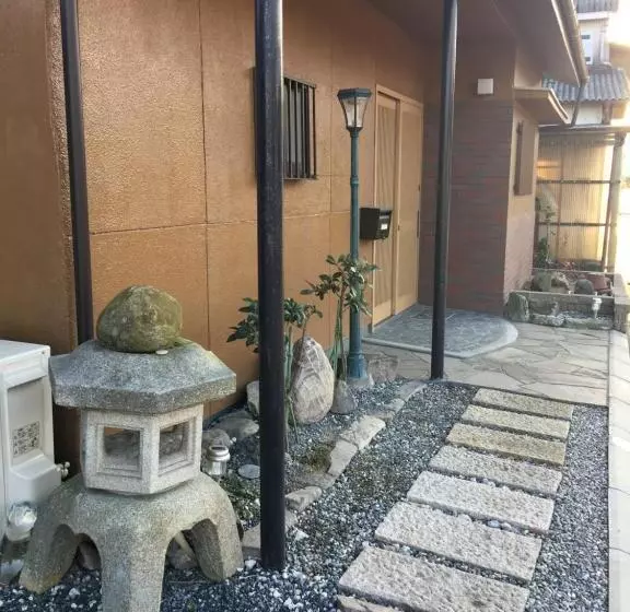 Majatalo Guesthouse Mame庵