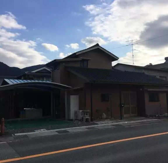 Majatalo Guesthouse Mame庵